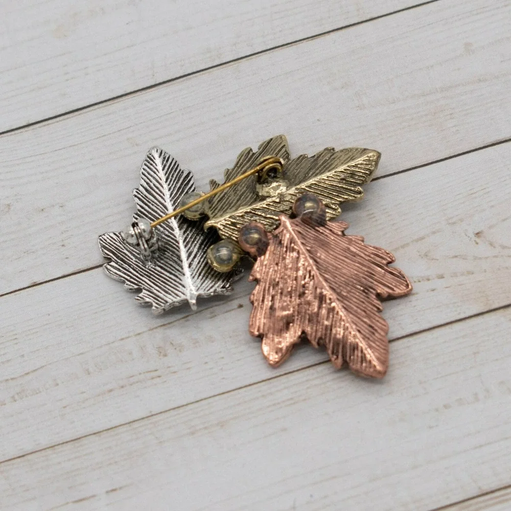 Maple Leaves Brooch Corsage Fall Leaves Lapel Pins Scarf